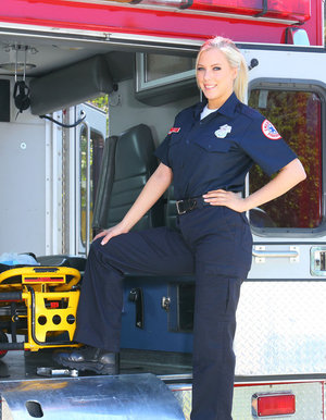 18 year old cutie Riley Reid taking cumshot on face from long penis